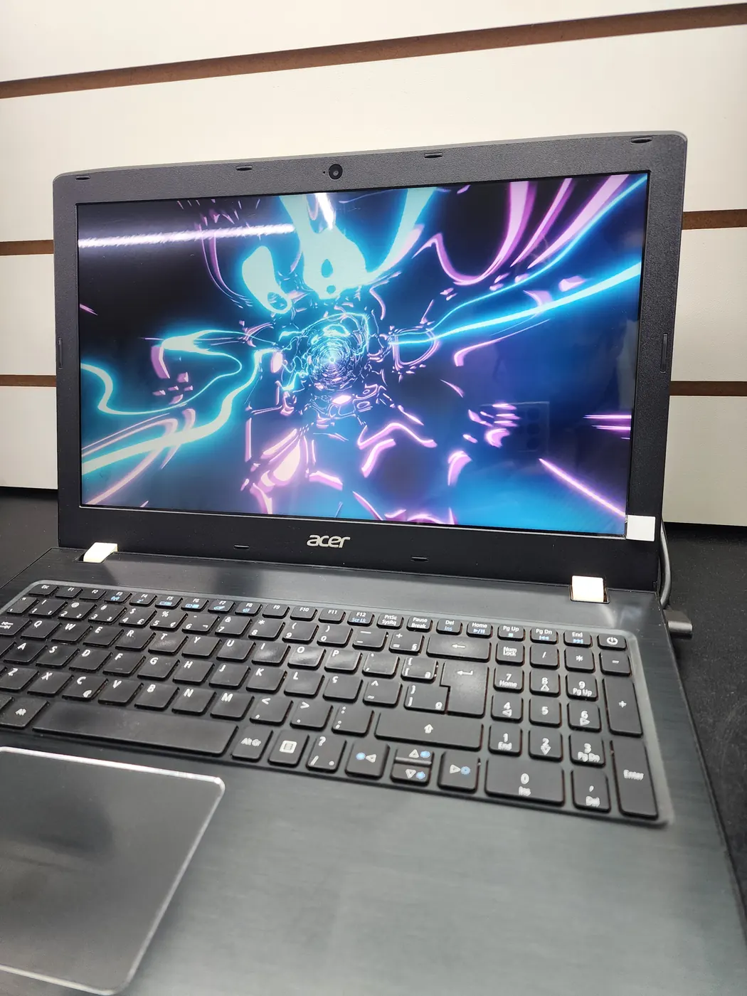 Notebook formatado e funcionando na bancada da GHz